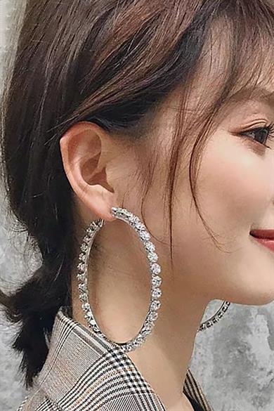 Gümüş Renk Taş Detaylı Halka Küpe 85Mm (Çift)