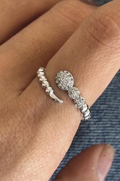 Gümüş Renk Taş Detaylı Ayarlanabilir Yüzük