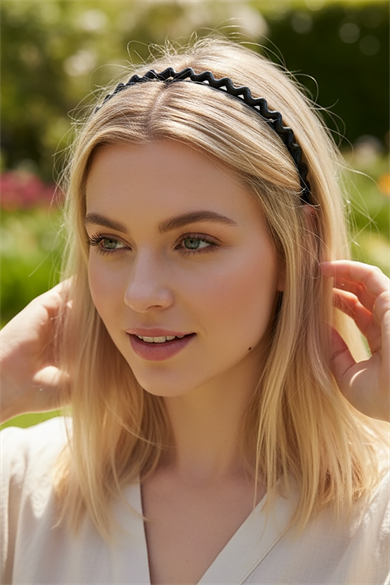 Siyah Renk Kıvrımlı Taç