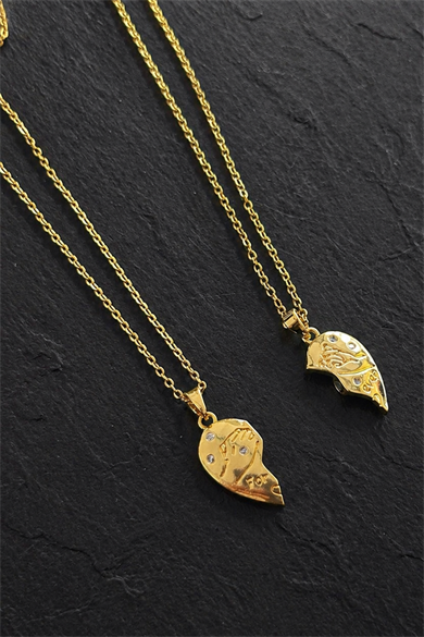 Altın  Renk Kalp Figürlü Taş Detaylı Mıknatıslı Çelik Arkadaşlık Kolyesi