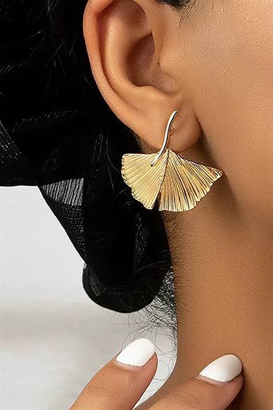 Altın Renk Yaprak Figürlü Çelik Küpe (Çift)