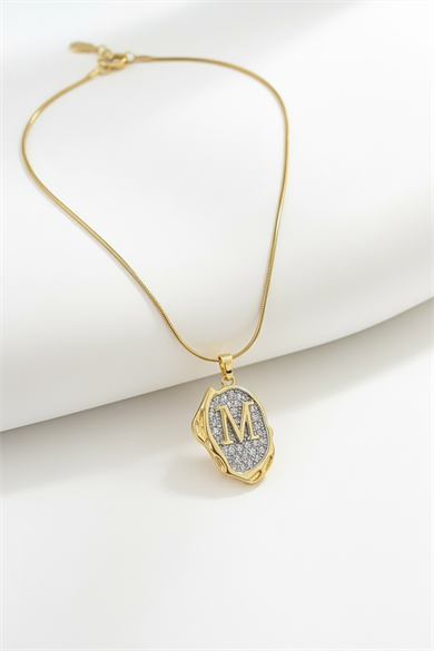 Altın Renk M Harf Taş Detaylı Çelik Kolye