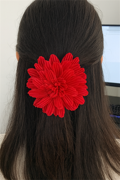 Kırmızı Renk Çiçek Figürlü Mandal Toka