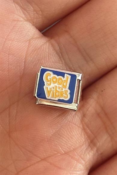 Gümüş Renk Good Vibes Yazılı Çelik Nomination Charm (Tek)