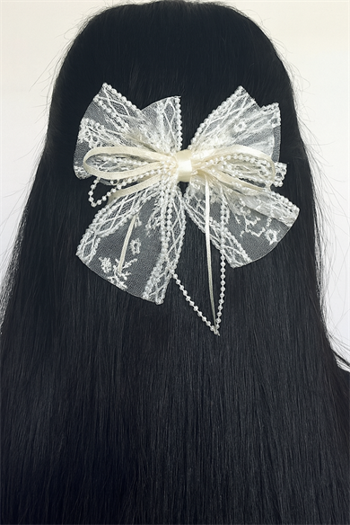 Beyaz Renk Kurdele Figürlü İnci Detaylı Otomat Toka