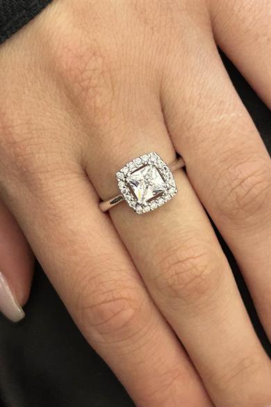 Gümüş Renk Ayarlanabilir Tektaş Yüzük