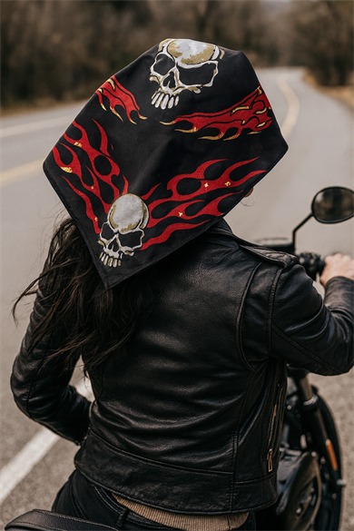 Siyah Renk Kurukafa Figürlü Bandana