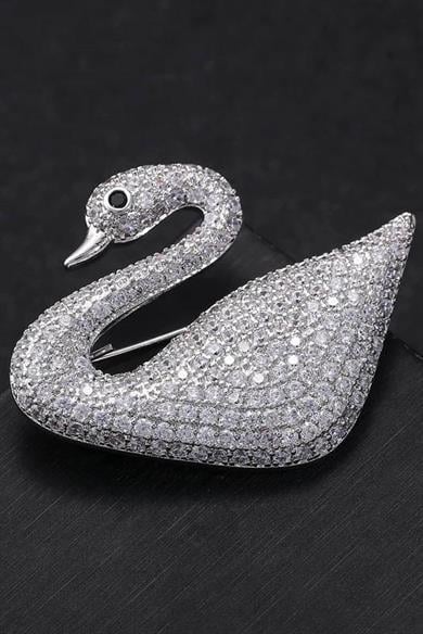 Gümüş Renk Kuğu Figürlü Taş Detaylı Broş