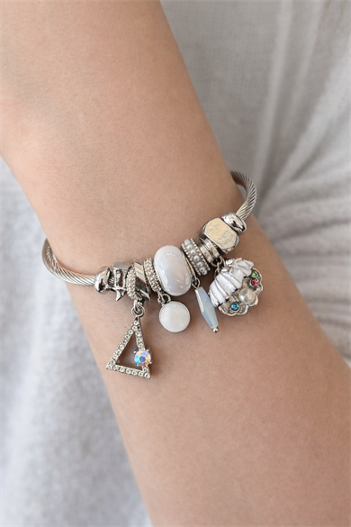 Gümüş Renk Üçgen Ve İstiridye Detaylı Çelik Pandora Bileklik