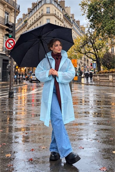 Açık Mavi Renk Kapüşonlu Unisex Yetişkin Yağmurluk