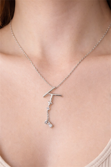 Gümüş Renk K Harfli Taş Detaylı Çelik Kolye