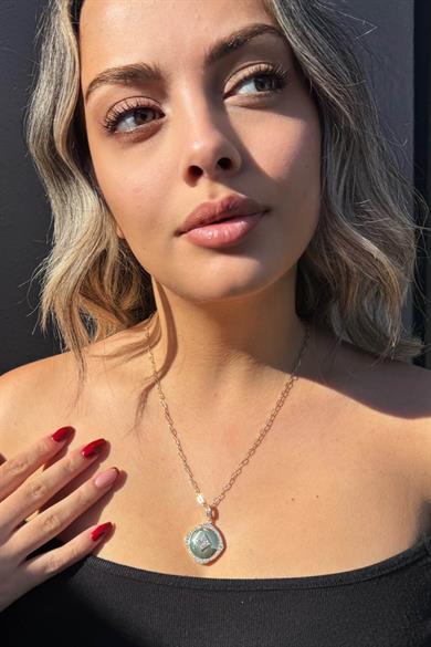 Altın Renk Taş Detaylı Altın Kaplama VİP Kolye