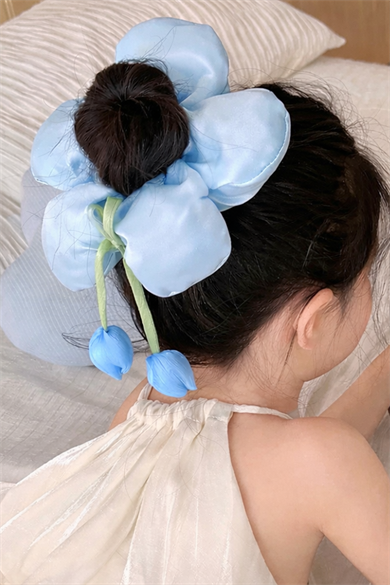 Mavi Renk Çiçek Figürlü Sallantılı Simit Toka