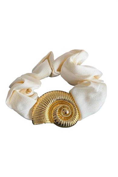 Altın Renk Deniz Kabuğu Detaylı Krem Renk Simit Toka