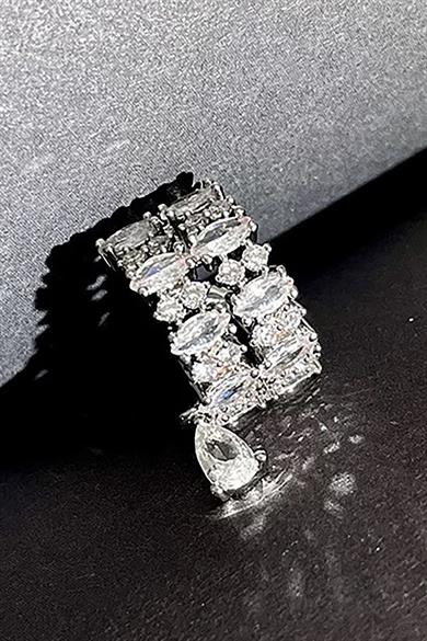 Gümüş Renk Taş Detaylı Ear Cuff (Tek)