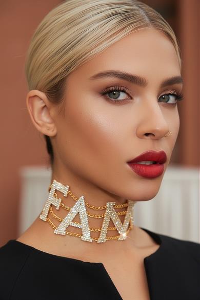 Altın Renk FAN Yazılı Taş Detaylı Choker Kolye