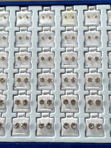 Altın Renk 36lı Taş Detaylı Küpe Set