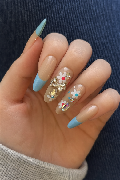 10lu Krem Ve Mavi Renk Çiçek Figürlü Taş Detaylı Takma Tırnak Set (Yapıştırıcılı)
