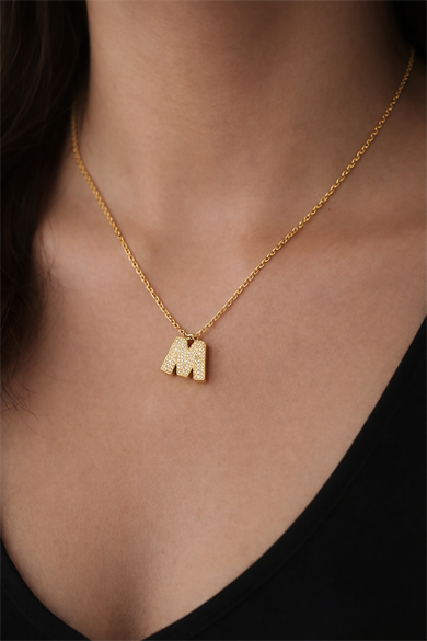 Altın Renk Taş Detaylı M Harfli Çelik Kolye