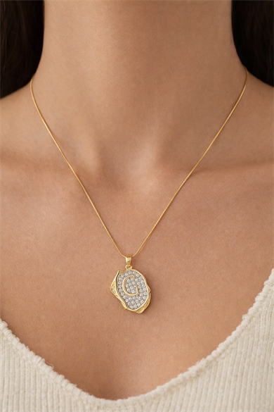 Altın Renk G Harf Taş Detaylı Çelik Kolye