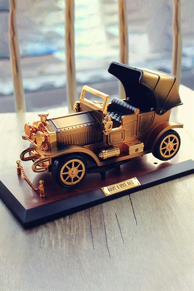 Dekoratif Araba Figürlü Müzik Kutusu