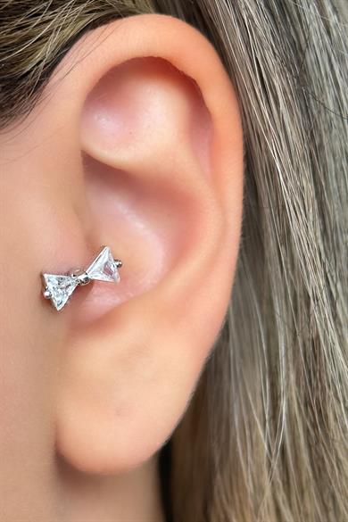 Gümüş Renk Kurdele Figürlü Taş Detaylı Çelik Tragus/Kıkırdak Küpe/Piercing (Tek)