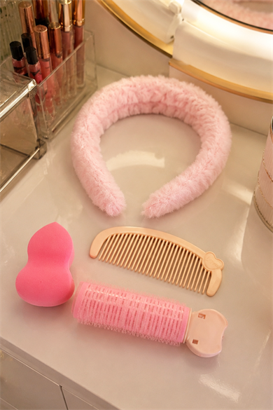 Pembe Renk Taç,Tarak,Saç Kabartma Tokası Ve Sünger Set