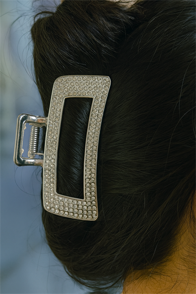 Gümüş Renk Taş Detaylı Metal Mandal Toka