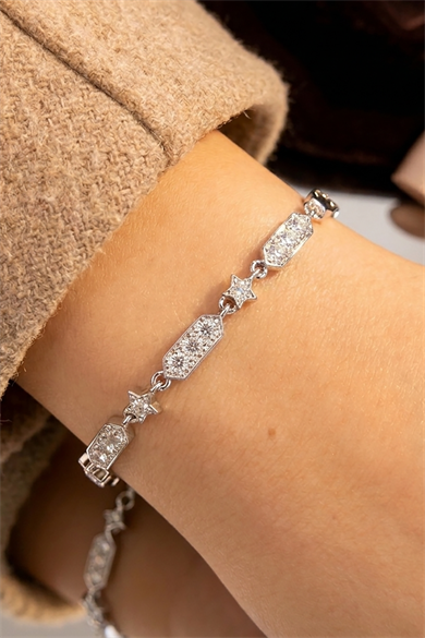 Gümüş Renk Yıldız Figürlü Taş Detaylı 14K Altın Kaplama CM Bileklik