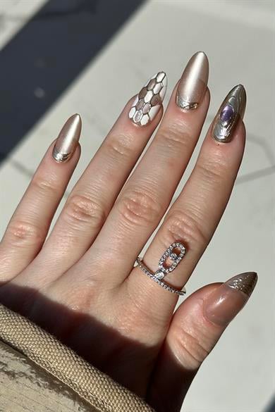 Karışık Renk Jel Tırnak Görünümlü 10lu Takma Tınak Set (Yapıştırıcılı)