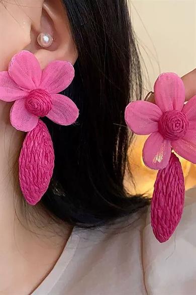 Pembe Renk Çiçek Figürlü Küpe (Çift)