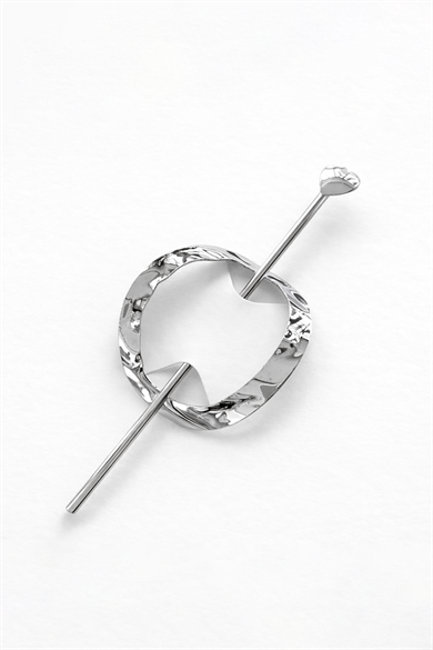 Gümüş Renk Metal Kalp Detaylı Topuz Tokası