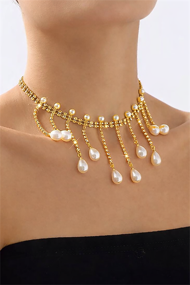 Altın Renk Taş Ve İnci Detaylı Tasarım Abiye Kolye