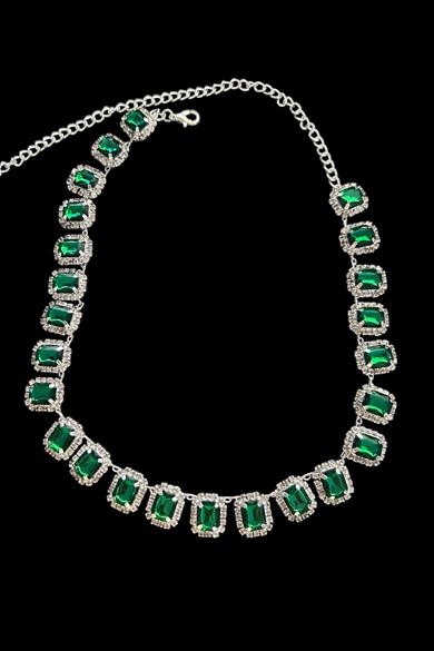 Gümüş Renk Yeşil Taş Detaylı Tasarım Abiye Kolye