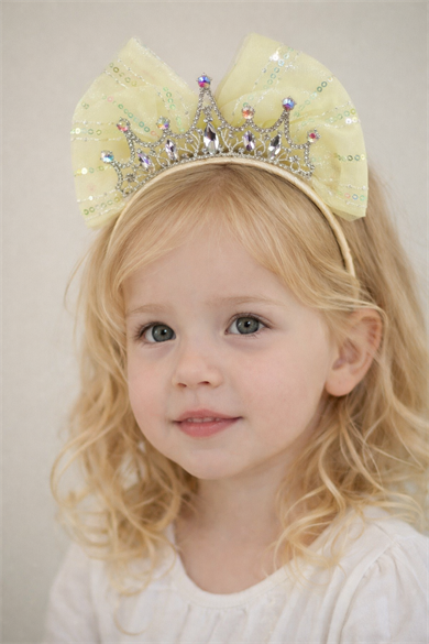 Sarı Renk Taş Detaylı Çocuk Taç