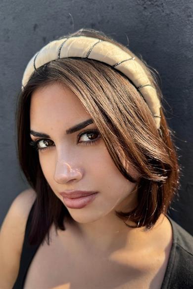 Bej Renk Taş Detaylı Taç