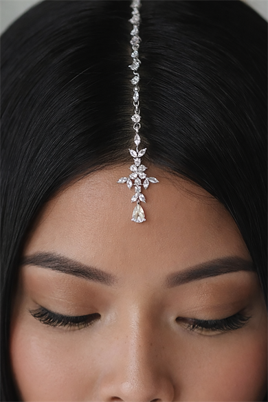 Gümüş Renk Taş Detaylı Saç Aksesuarı