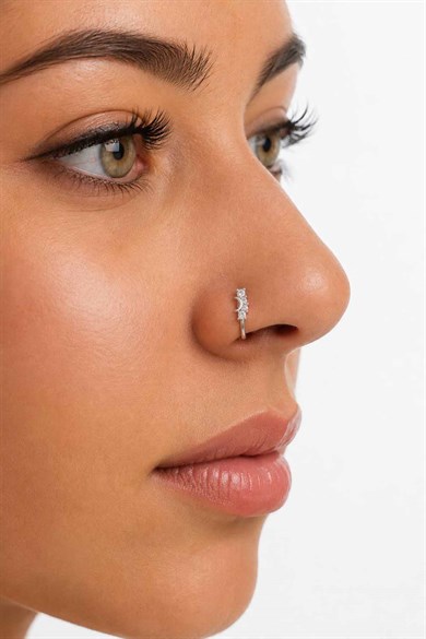 Gümüş Renk Taş Detaylı Cerrahi Çelik Deliksiz Kulak/Burun Piercing 
