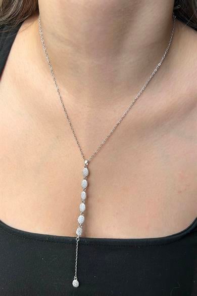 Gümüş Renk Taş Detaylı Çelik Y Kolye