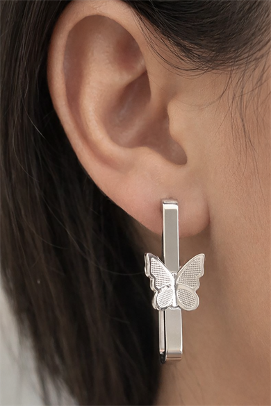 Gümüş Renk Kelebek Detaylı Çelik Küpe (Çift)