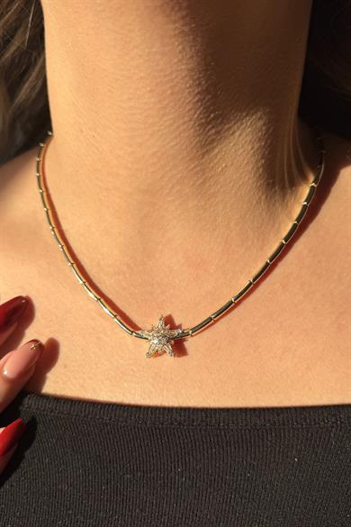 Altın Renk Yıldız Figürlü Taş Detaylı Altın Kaplama VİP Kolye