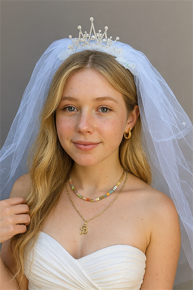 Beyaz Renk Duvak Detaylı Bride To Be Tacı