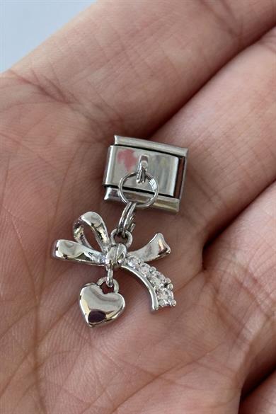 Gümüş Renk Kalp Ve Kurdele Figürlü Taş Detaylı Çelik Nomination Charm (Tek)