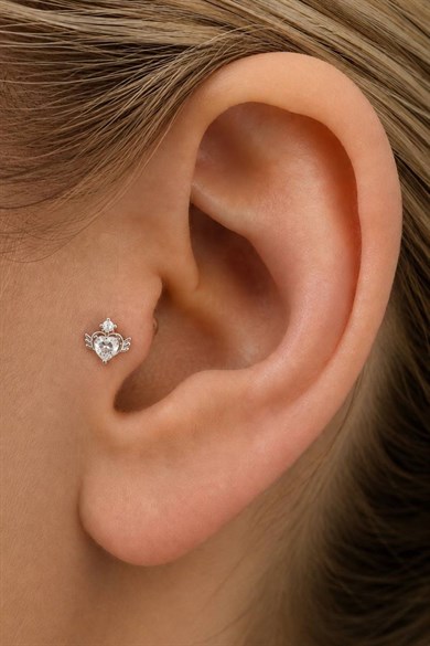 Gümüş Renk Kalp Figürlü   Taşlı Cerrahi Çelik Tragus/Kıkırdak Küpe/Piercing (Tek)