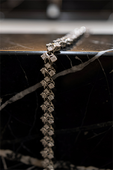 Gümüş Renk Taş Detaylı 14K Altın Kaplama CM Zincir Bileklik