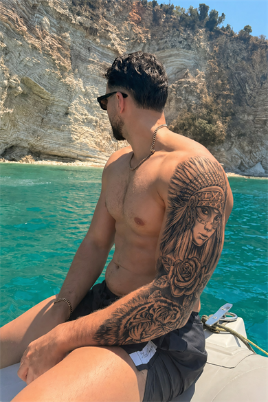 Aslan Ve Kız Figürlü 12 Saat Sonra Kararan Geçici Kol Dövme Tattoo