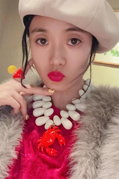 Karışık Renk Yengeç Figürlü Tasarım Kolye