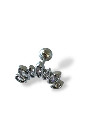 Gümüş Renk Taş Detaylı Çelik Tragus/Kıkırdak Küpe/Piercing (Tek)