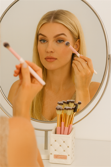 Beyaz Renk Profesyonel 13lü Standlı Makyaj Fırça Seti