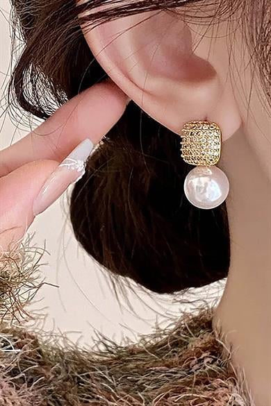 Altın Renk İnci Detaylı Küpe (Çift)